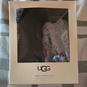 UGG Women's Fluffy Gray Socks Sick Size 9-11 Shoe Size 5-10